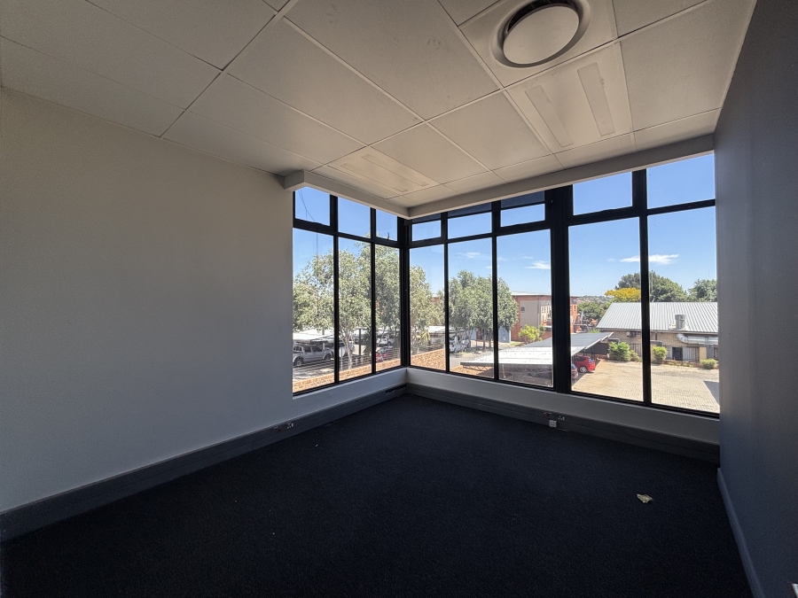 Commercial Property for Sale in Die Hoewes Gauteng
