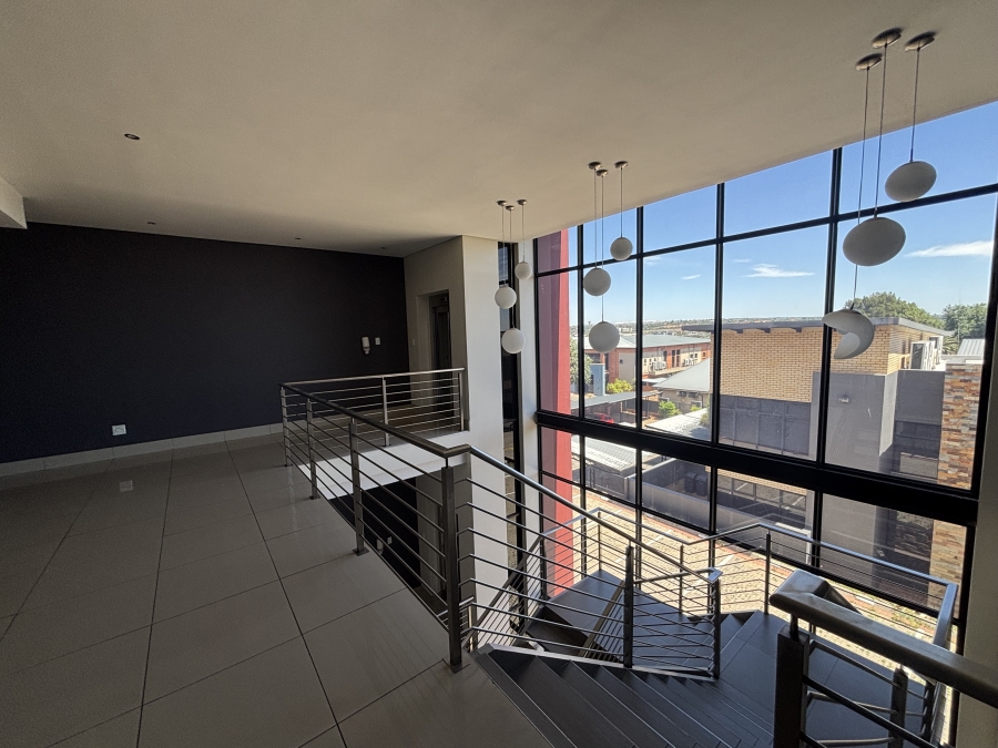 Commercial Property for Sale in Die Hoewes Gauteng