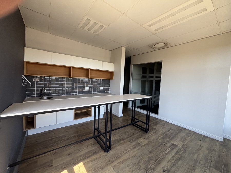 Commercial Property for Sale in Die Hoewes Gauteng