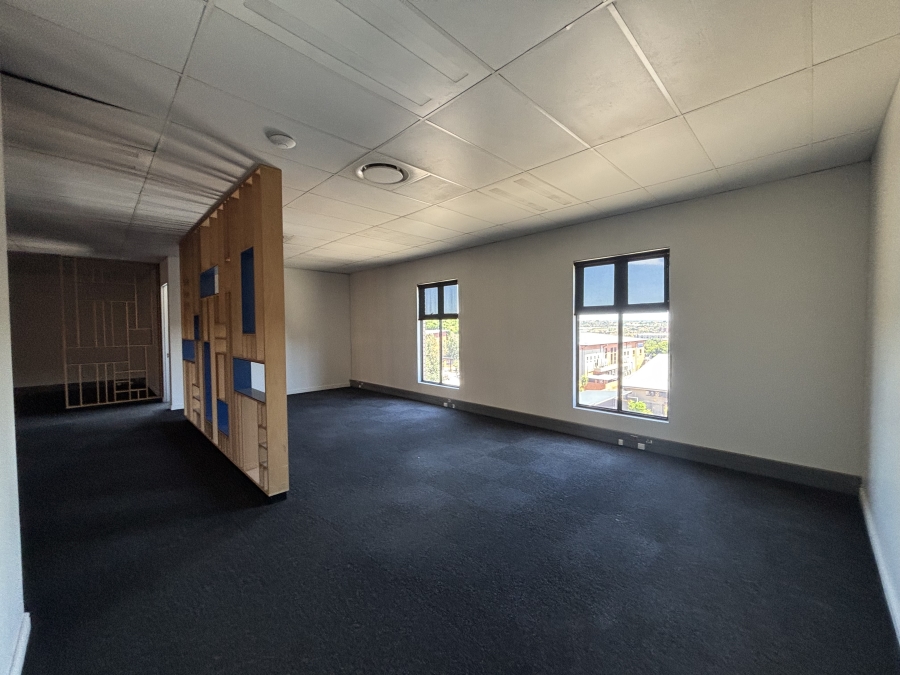 Commercial Property for Sale in Die Hoewes Gauteng