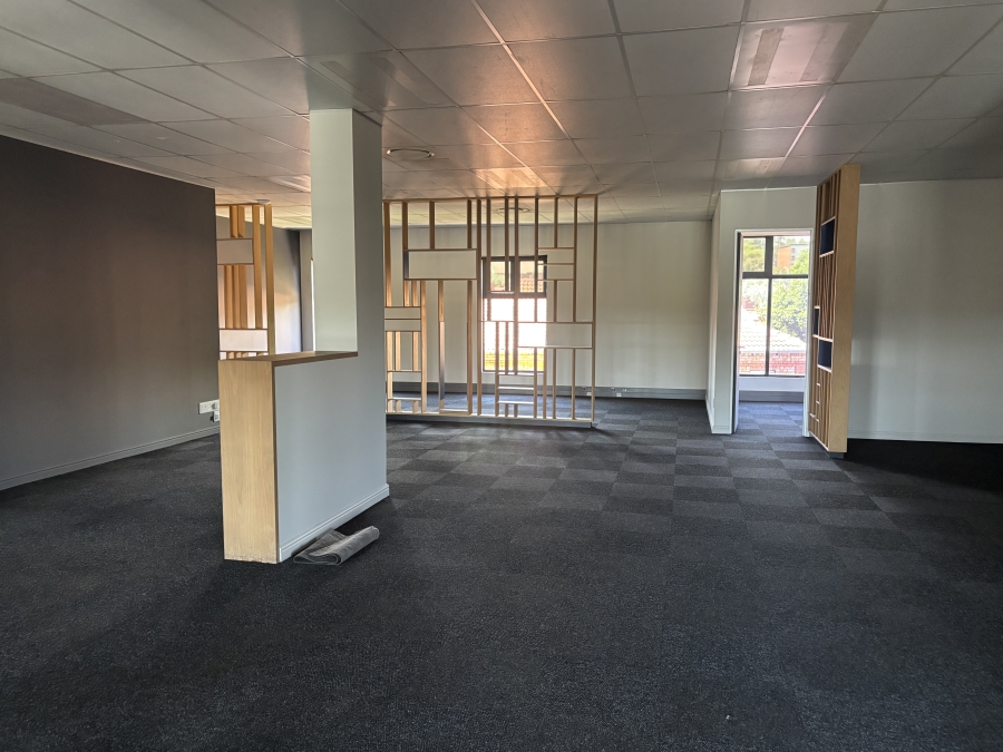 Commercial Property for Sale in Die Hoewes Gauteng