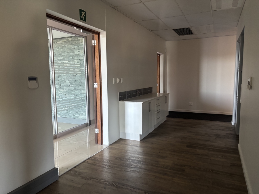 Commercial Property for Sale in Die Hoewes Gauteng