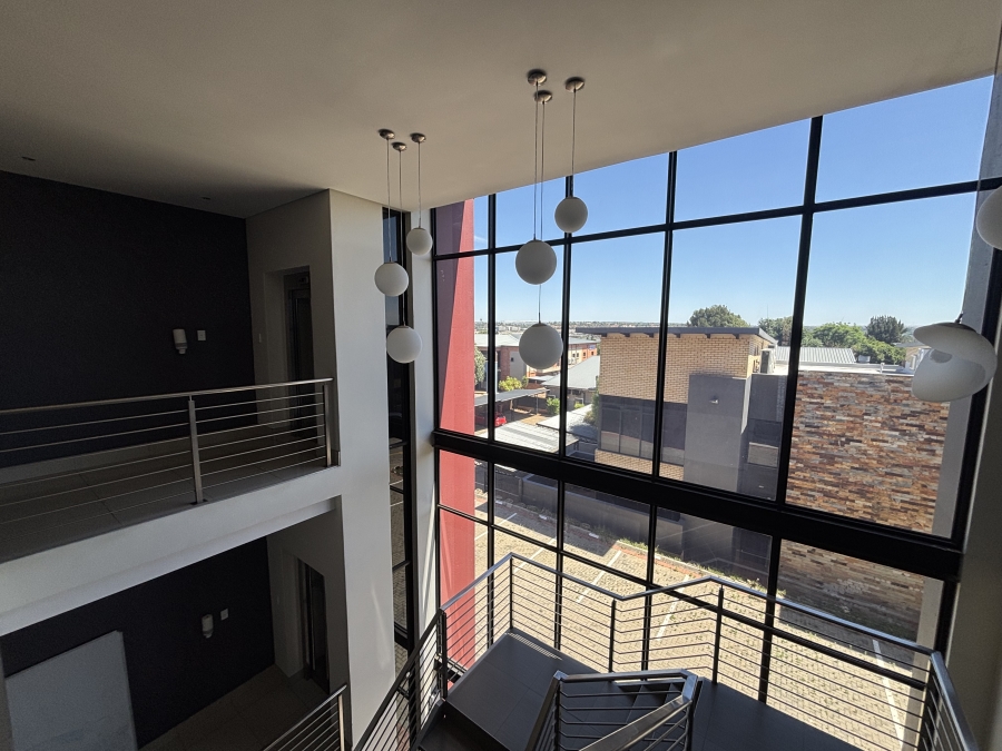Commercial Property for Sale in Die Hoewes Gauteng