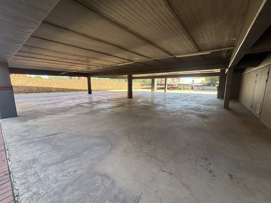 Commercial Property for Sale in Die Hoewes Gauteng
