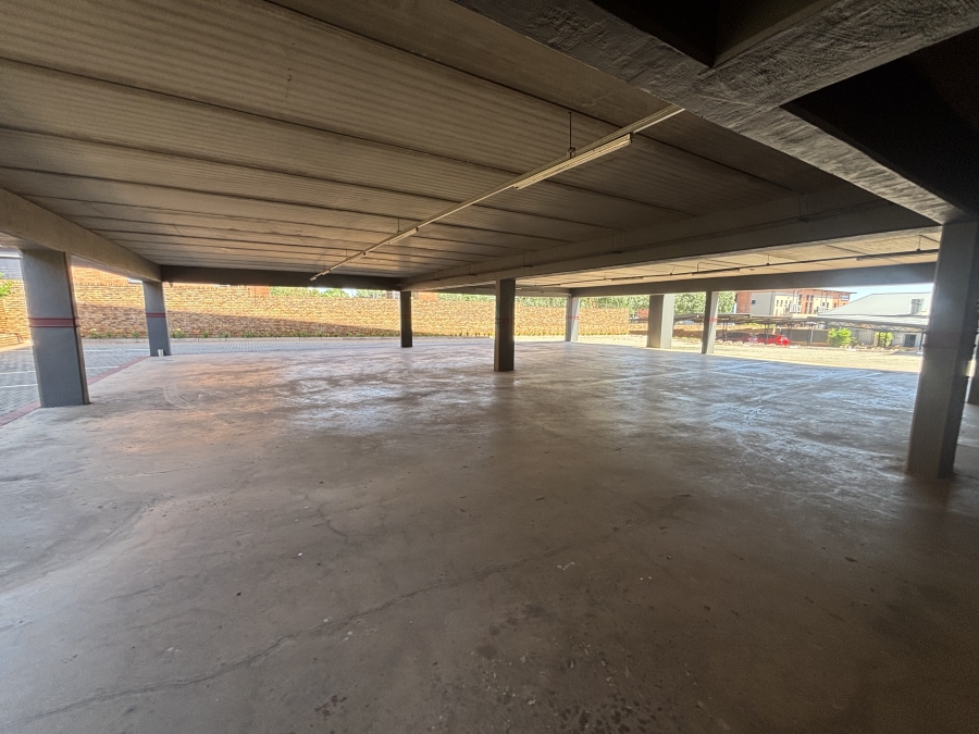 Commercial Property for Sale in Die Hoewes Gauteng