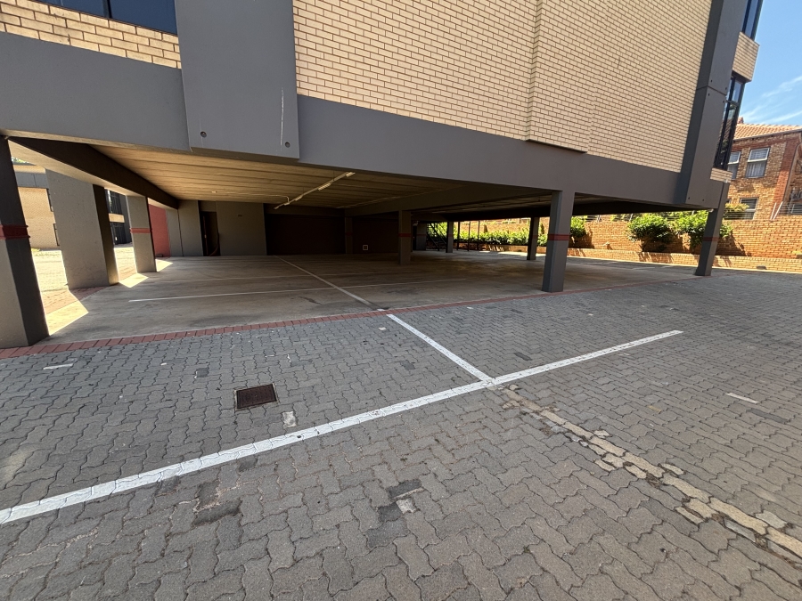 Commercial Property for Sale in Die Hoewes Gauteng
