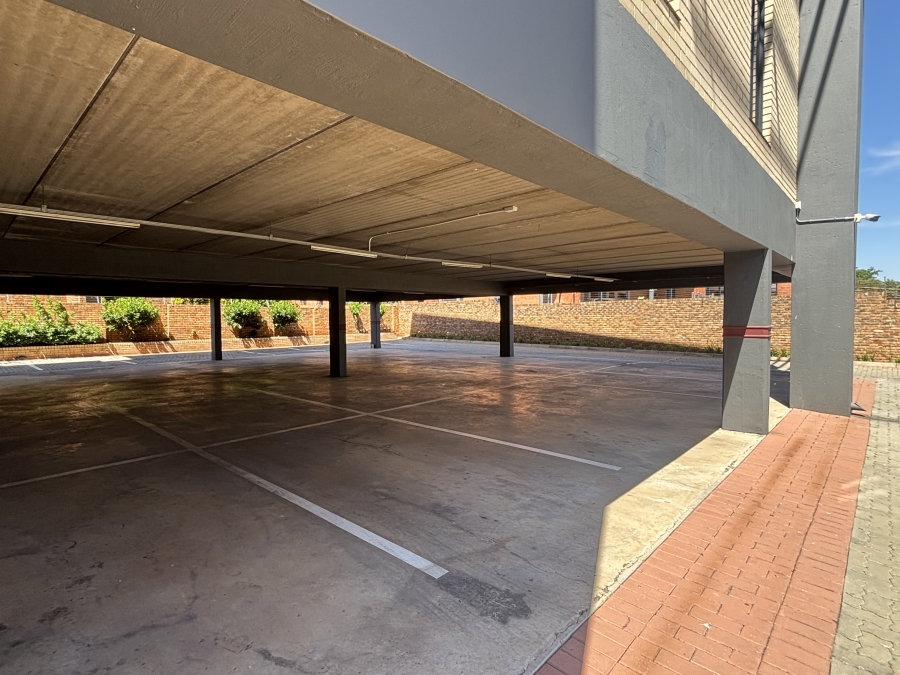Commercial Property for Sale in Die Hoewes Gauteng