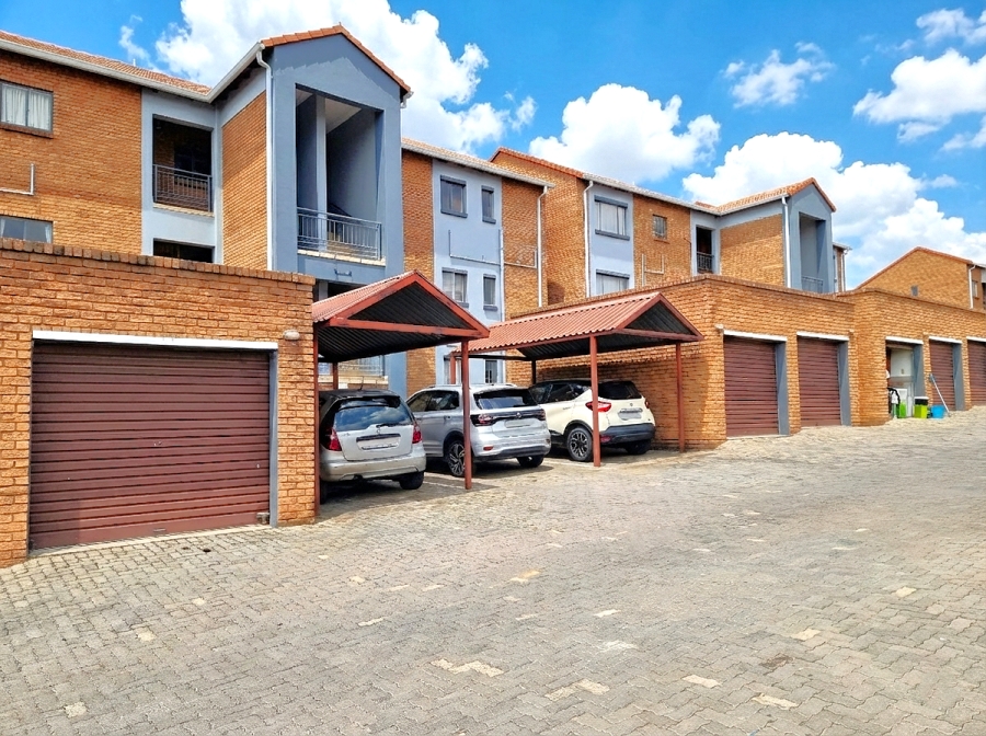 2 Bedroom Property for Sale in Vorna Valley Gauteng