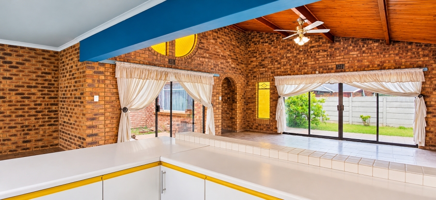 3 Bedroom Property for Sale in Country View Gauteng