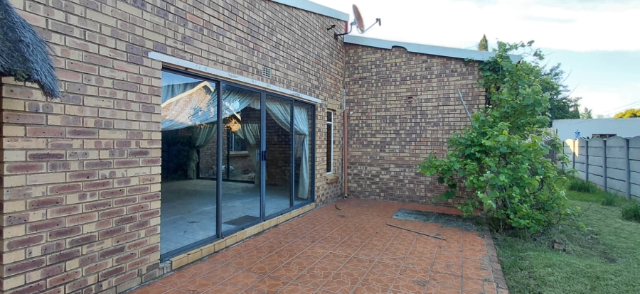 3 Bedroom Property for Sale in Country View Gauteng