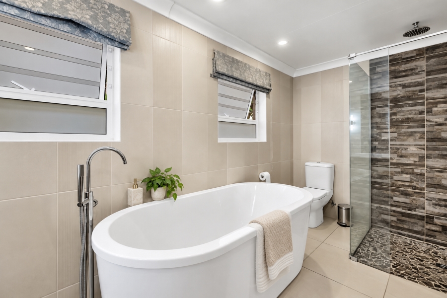 5 Bedroom Property for Sale in Emmarentia Gauteng