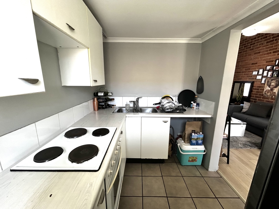 To Let 1 Bedroom Property for Rent in Houghton Estate Gauteng