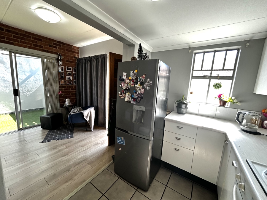 To Let 1 Bedroom Property for Rent in Houghton Estate Gauteng