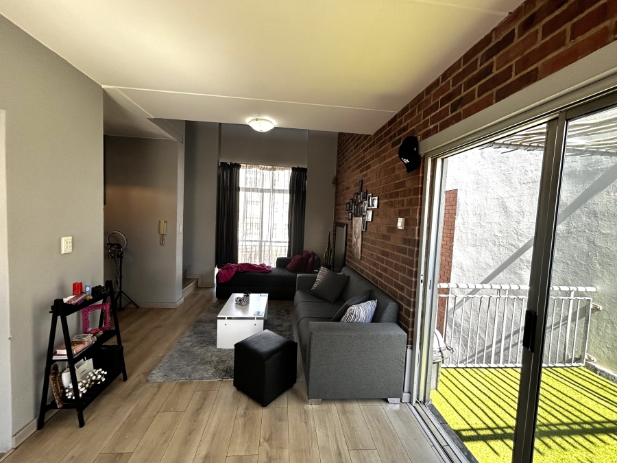 To Let 1 Bedroom Property for Rent in Houghton Estate Gauteng