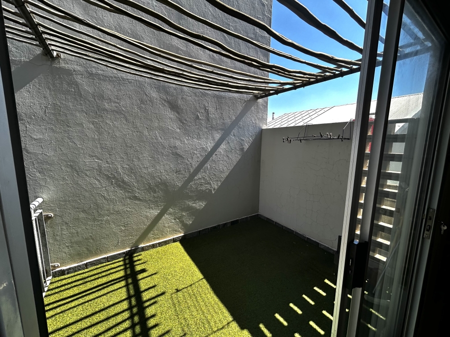 To Let 1 Bedroom Property for Rent in Houghton Estate Gauteng