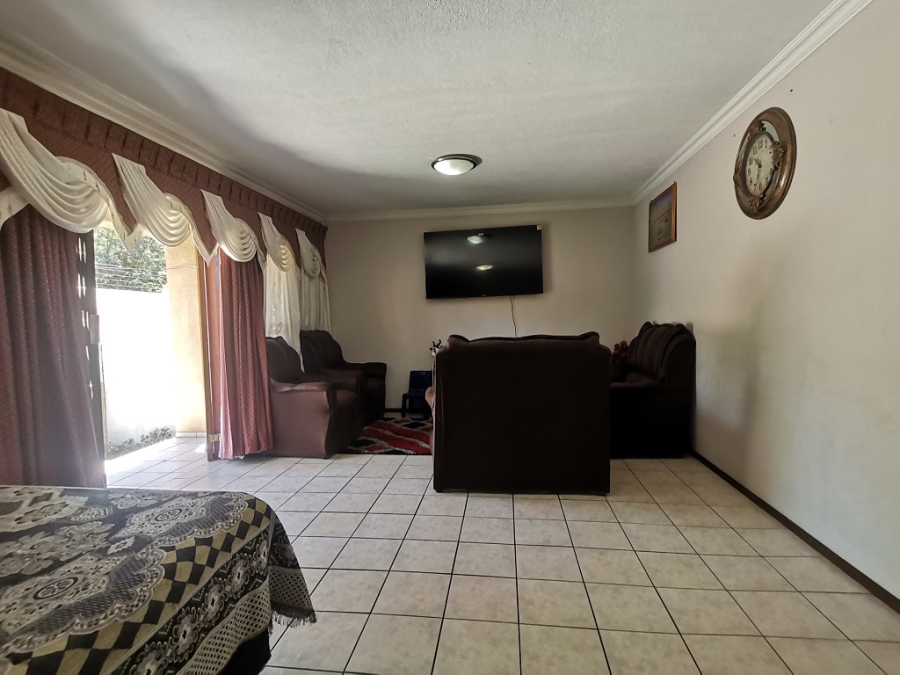3 Bedroom Property for Sale in Oakdene Gauteng