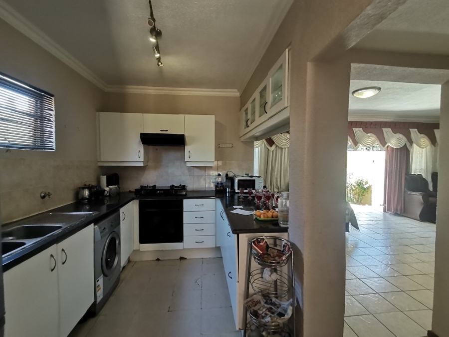 3 Bedroom Property for Sale in Oakdene Gauteng