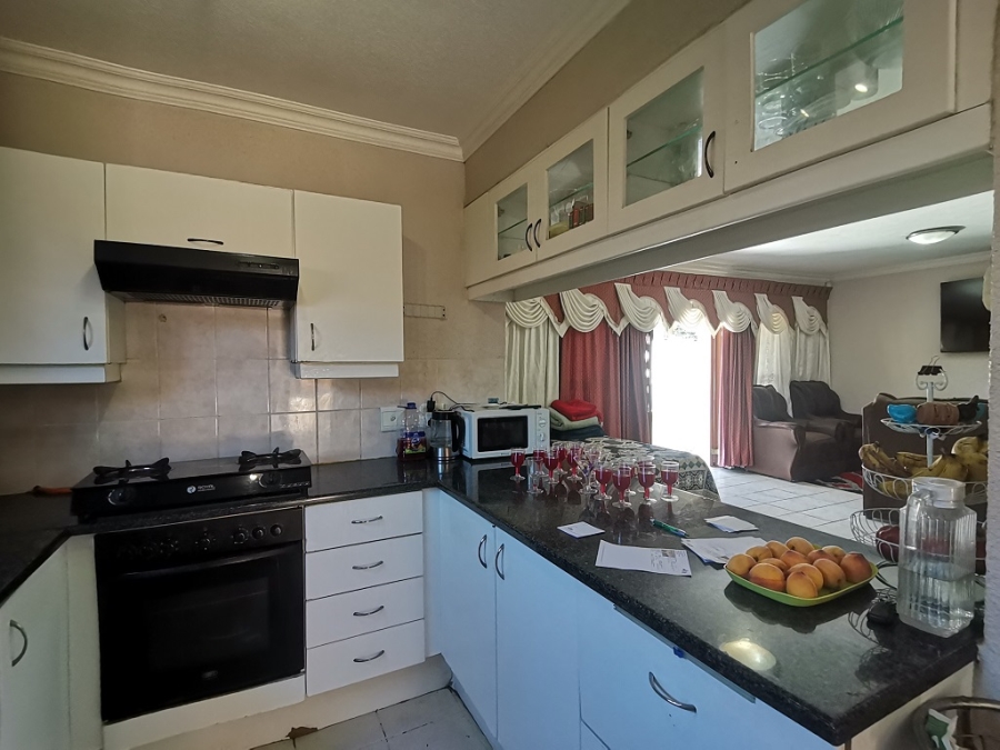 3 Bedroom Property for Sale in Oakdene Gauteng
