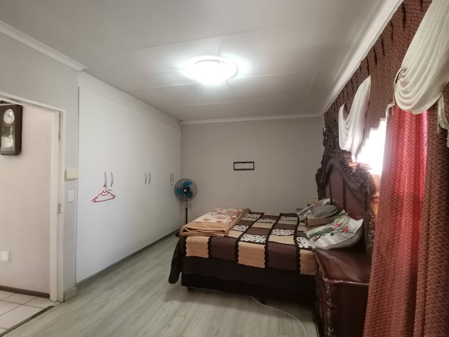 3 Bedroom Property for Sale in Oakdene Gauteng