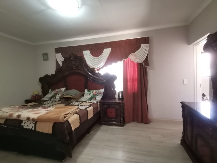 3 Bedroom Property for Sale in Oakdene Gauteng
