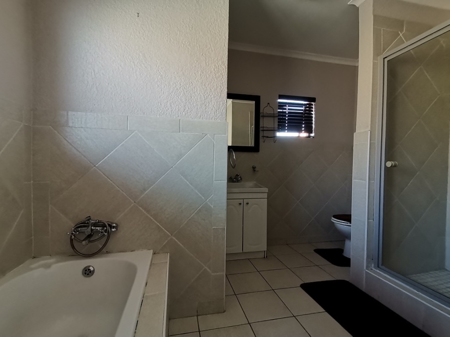 3 Bedroom Property for Sale in Oakdene Gauteng