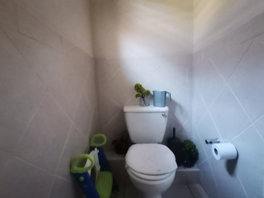 3 Bedroom Property for Sale in Oakdene Gauteng