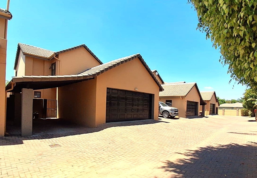 3 Bedroom Property for Sale in Amorosa Gauteng