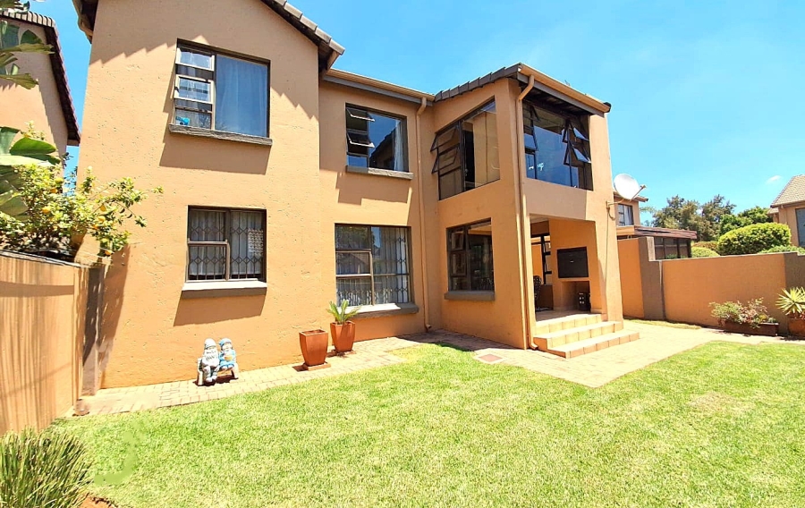 3 Bedroom Property for Sale in Amorosa Gauteng