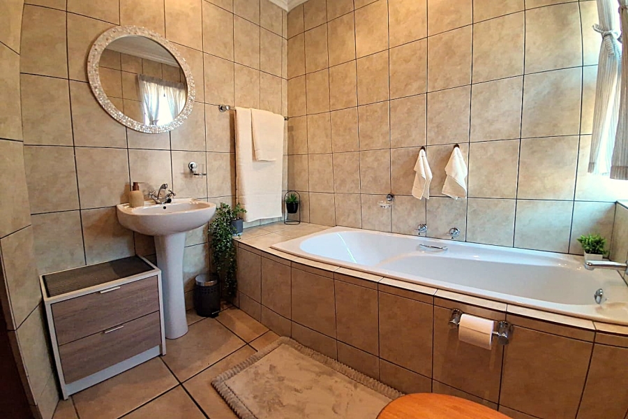 3 Bedroom Property for Sale in Amorosa Gauteng