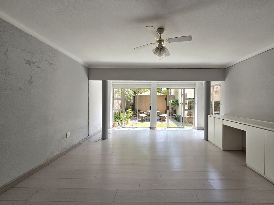 5 Bedroom Property for Sale in New Redruth Gauteng