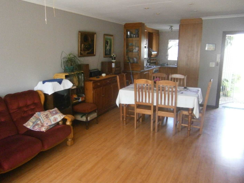 2 Bedroom Property for Sale in Albertsdal Gauteng