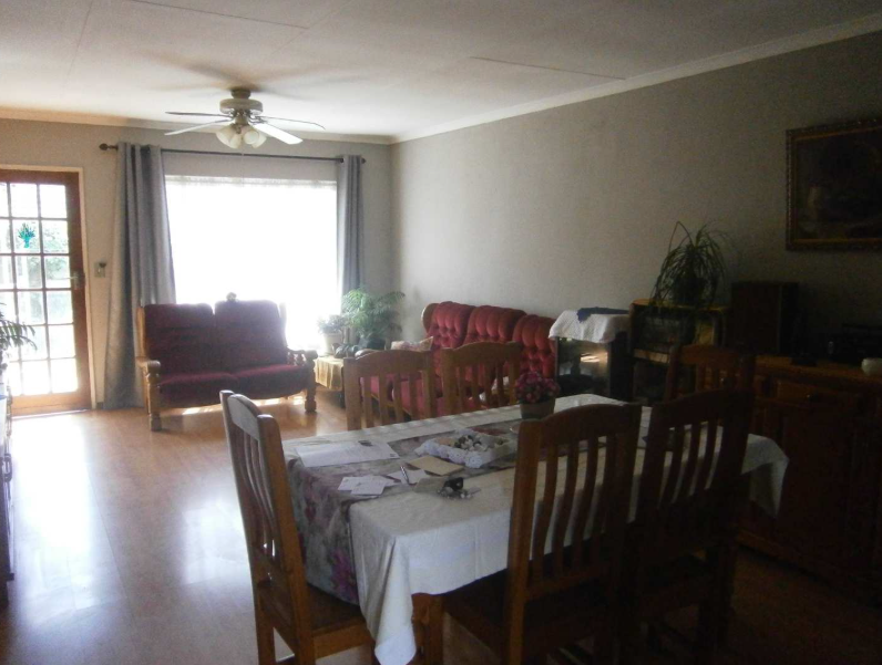 2 Bedroom Property for Sale in Albertsdal Gauteng