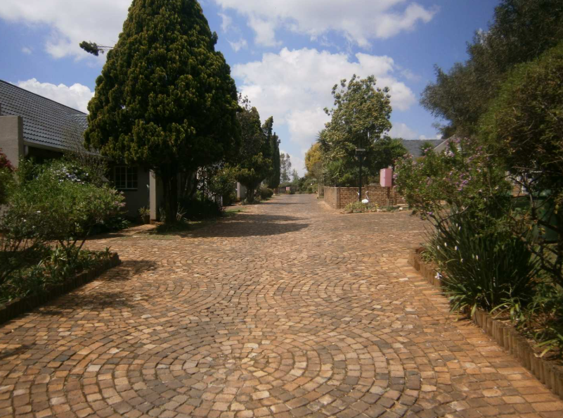 2 Bedroom Property for Sale in Albertsdal Gauteng