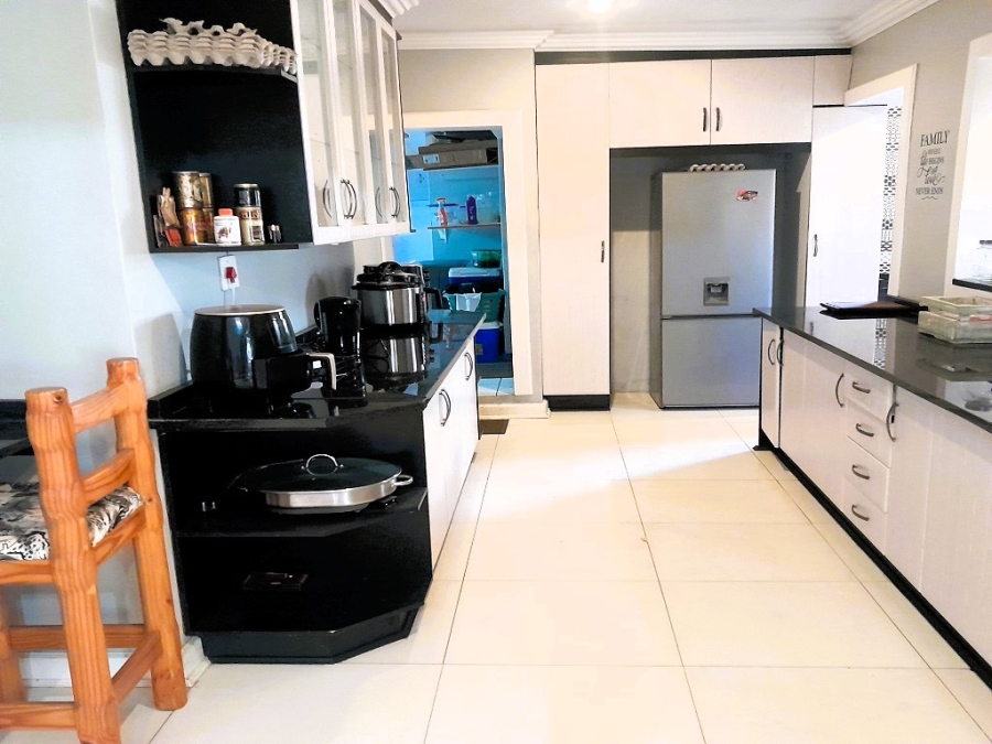 4 Bedroom Property for Sale in Brackendowns Gauteng