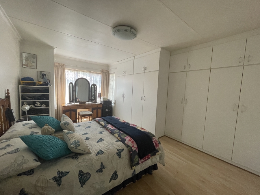3 Bedroom Property for Sale in Parkhill Gardens Gauteng