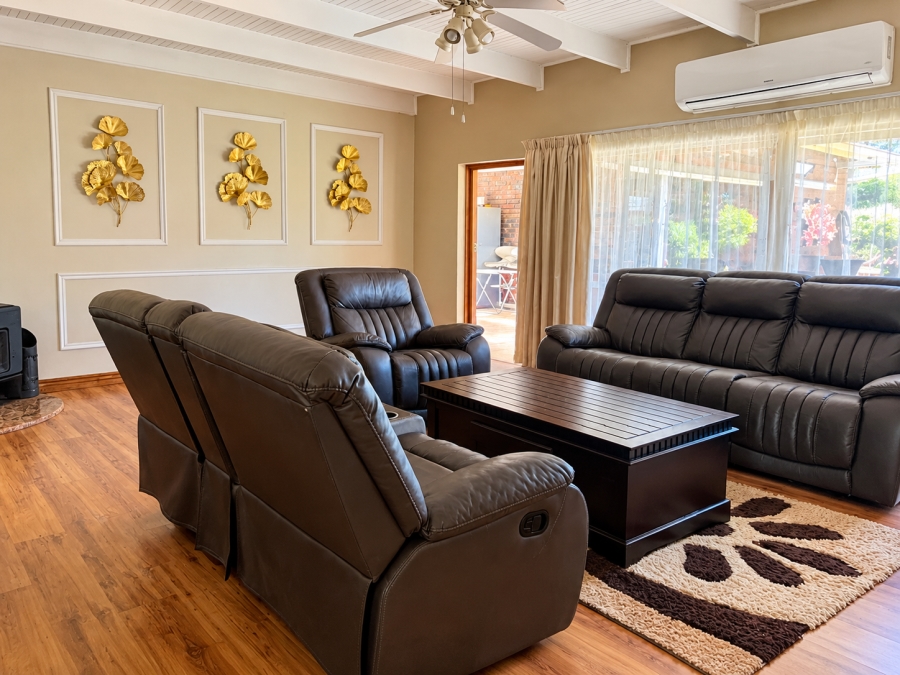 4 Bedroom Property for Sale in Vanderbijlpark SE 2 Gauteng