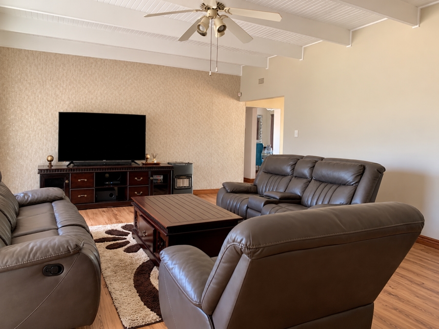 4 Bedroom Property for Sale in Vanderbijlpark SE 2 Gauteng