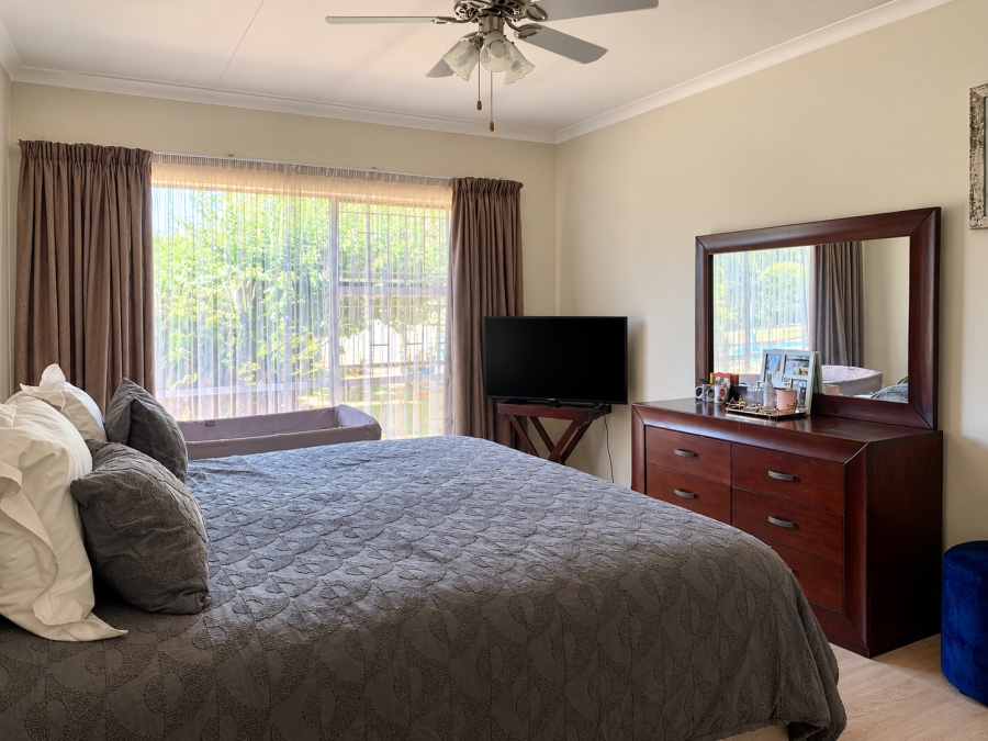 4 Bedroom Property for Sale in Vanderbijlpark SE 2 Gauteng