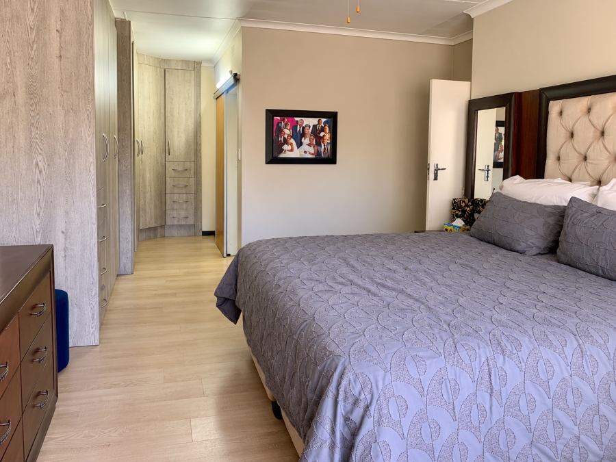 4 Bedroom Property for Sale in Vanderbijlpark SE 2 Gauteng