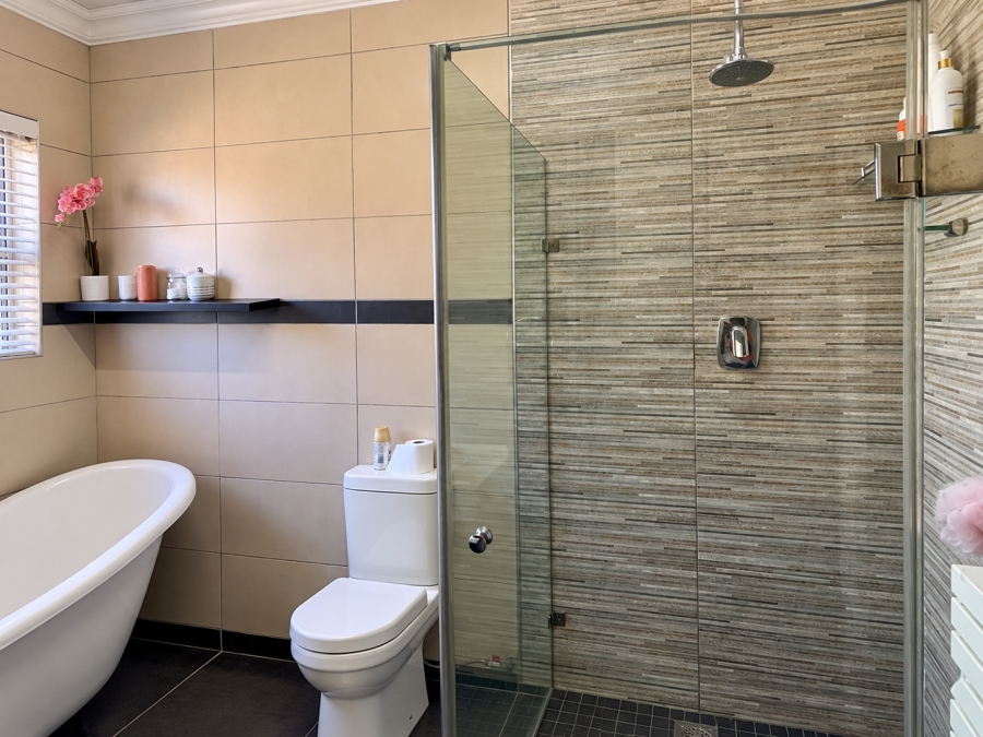 4 Bedroom Property for Sale in Vanderbijlpark SE 2 Gauteng