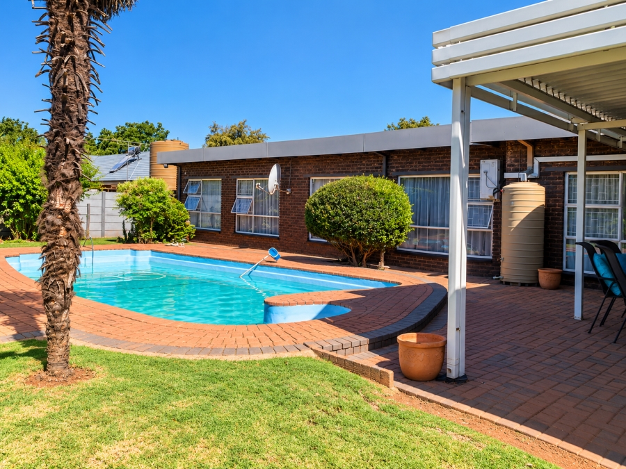 4 Bedroom Property for Sale in Vanderbijlpark SE 2 Gauteng