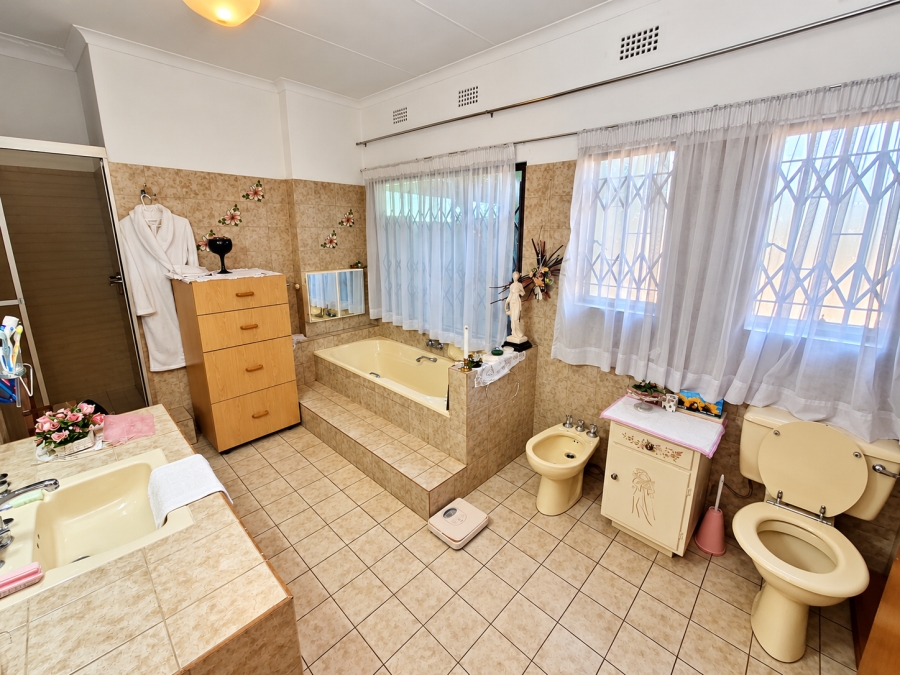 3 Bedroom Property for Sale in Vanderbijlpark SE 2 Gauteng