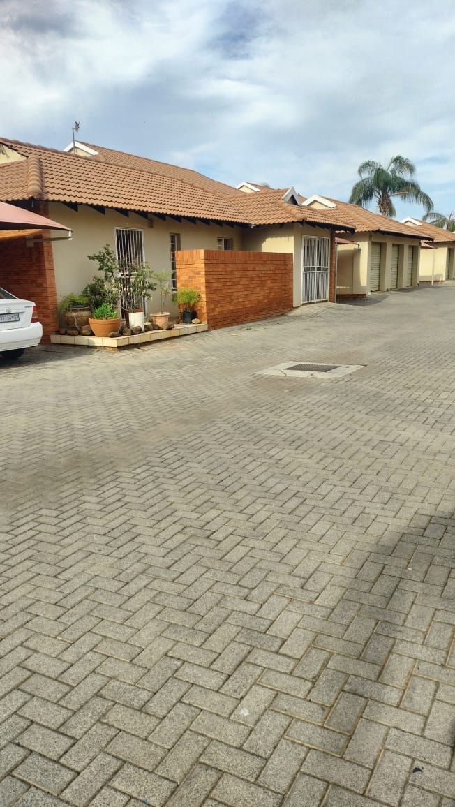 2 Bedroom Property for Sale in Montana Gauteng