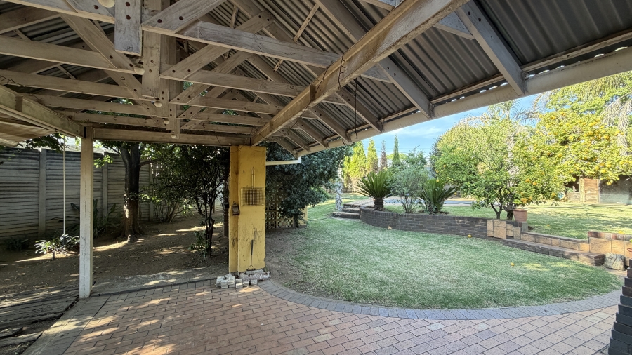 4 Bedroom Property for Sale in Farrarmere Gauteng