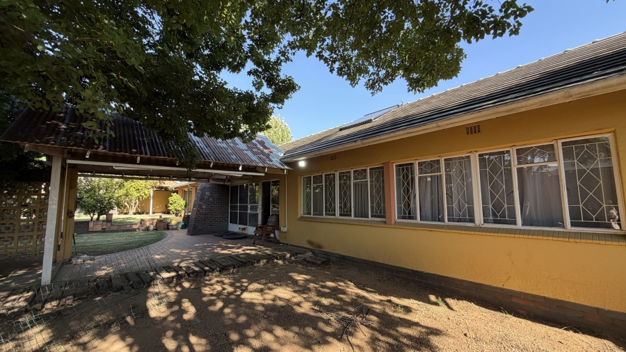 4 Bedroom Property for Sale in Farrarmere Gauteng