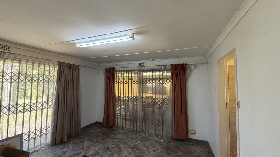 4 Bedroom Property for Sale in Farrarmere Gauteng