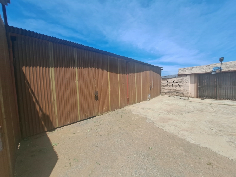 4 Bedroom Property for Sale in Mullerstuine Gauteng