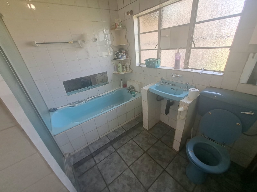 4 Bedroom Property for Sale in Mullerstuine Gauteng