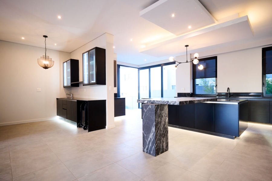 5 Bedroom Property for Sale in Waterfall Country Estate Gauteng