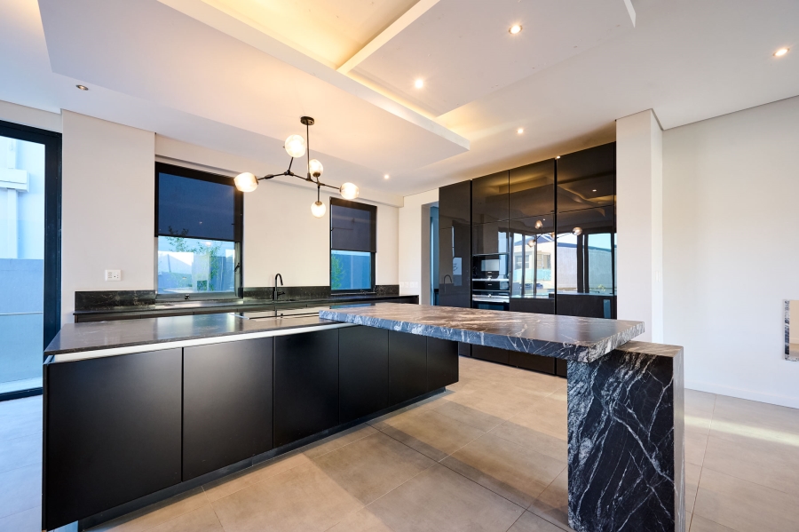 5 Bedroom Property for Sale in Waterfall Country Estate Gauteng
